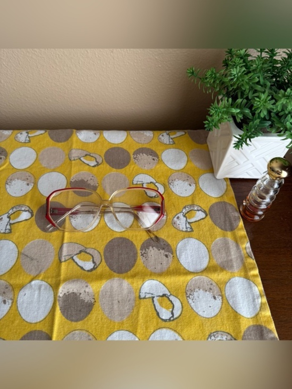 Vintage Magnivision red ombre reader glasses +2.50